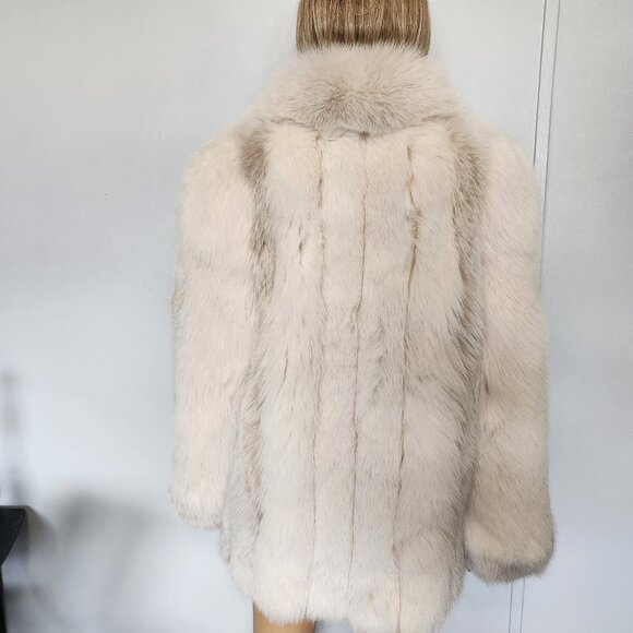 #696 Fox fur coat - Picture 2 of 4
